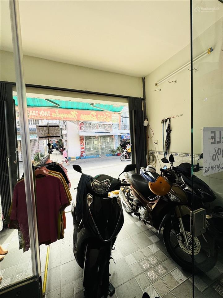 Chính chủ gửi bán nhà mặt tiền miếu bình đông 90m2. 4 tầng 5pn. nhà còn mới cứng cáp. phù hợp ở kd