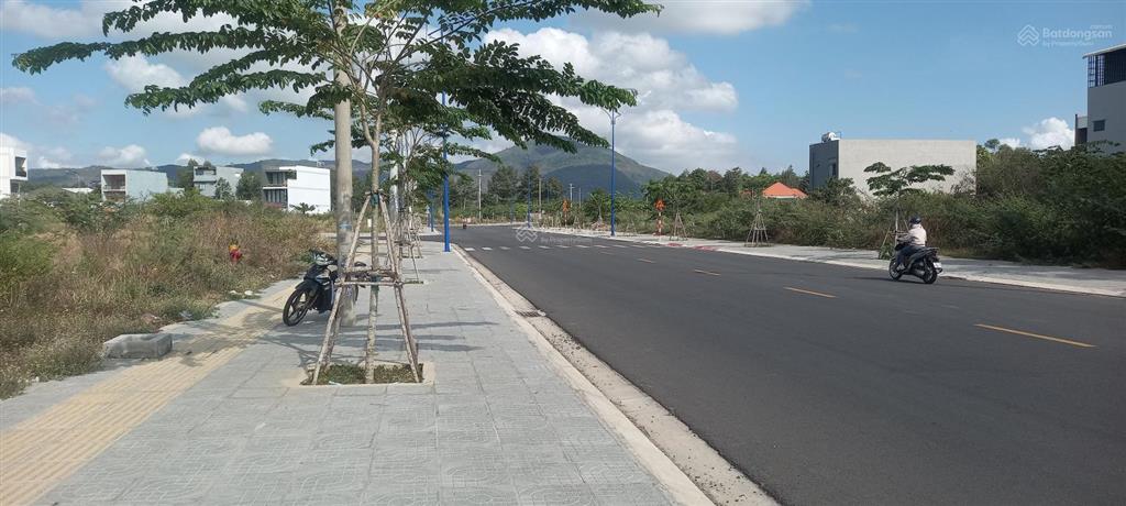 Bán lô đất 114m2, đường lê đại hành, phường long tâm, thành phố bà rịa. giá 3,5 tỷ