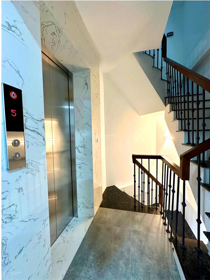 Võ thị sáu  nhà mới 45m²  5 tầng  thang máy  chỉ 11 tỷ hơn