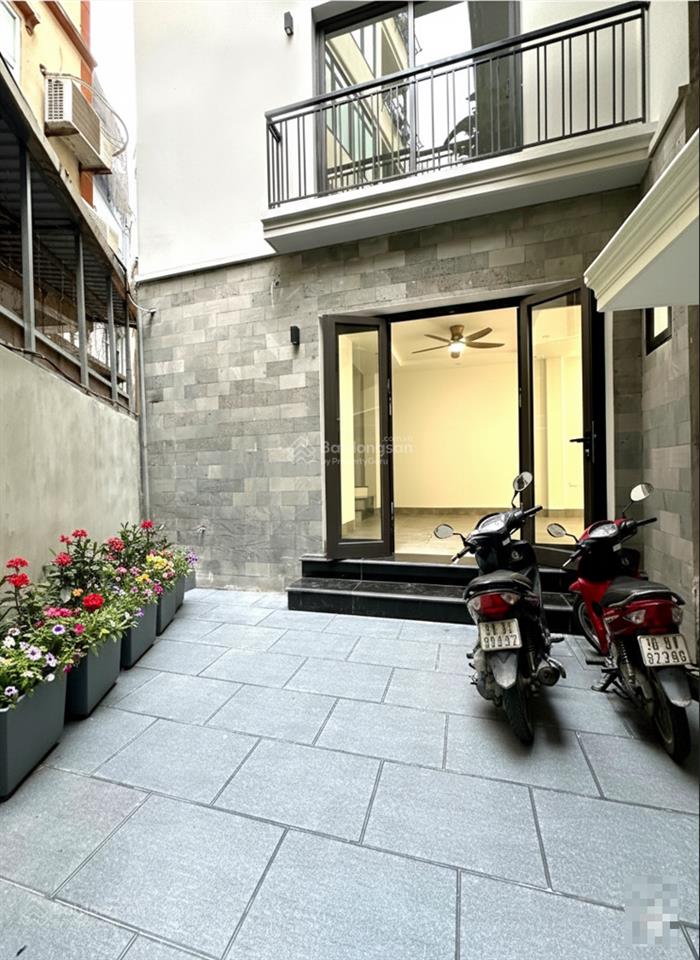 Võ thị sáu  nhà mới 45m²  5 tầng  thang máy  chỉ 11 tỷ hơn
