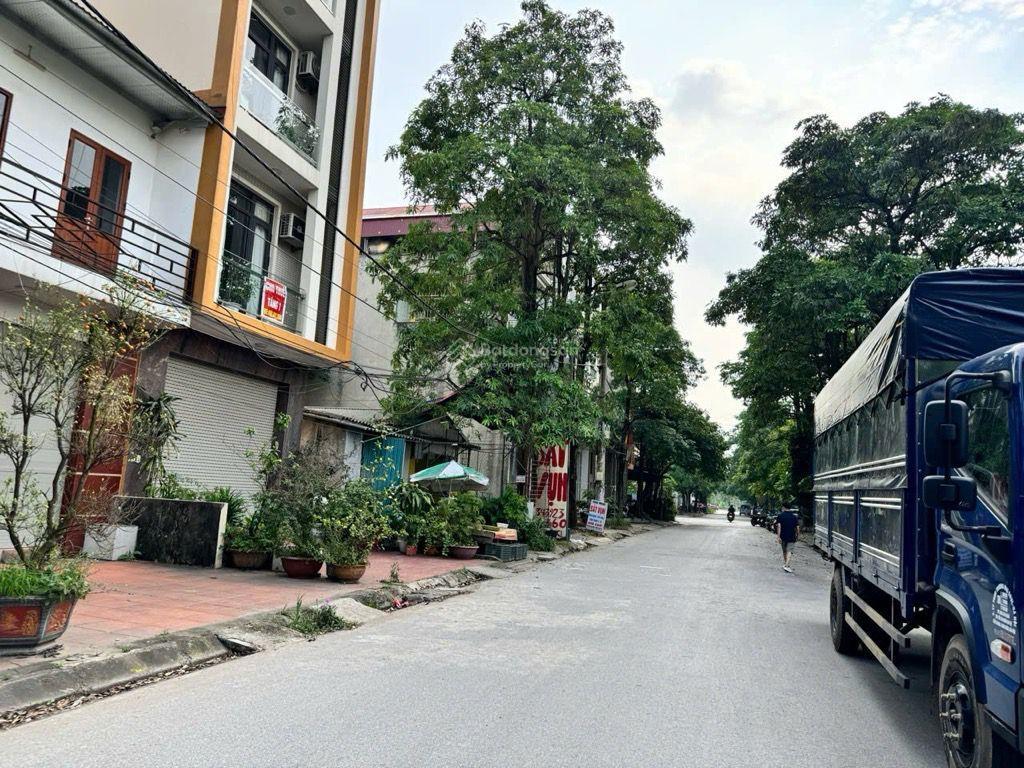 Bán đất kim chung 78m2 vỉa hè kinh doanh đá bóng