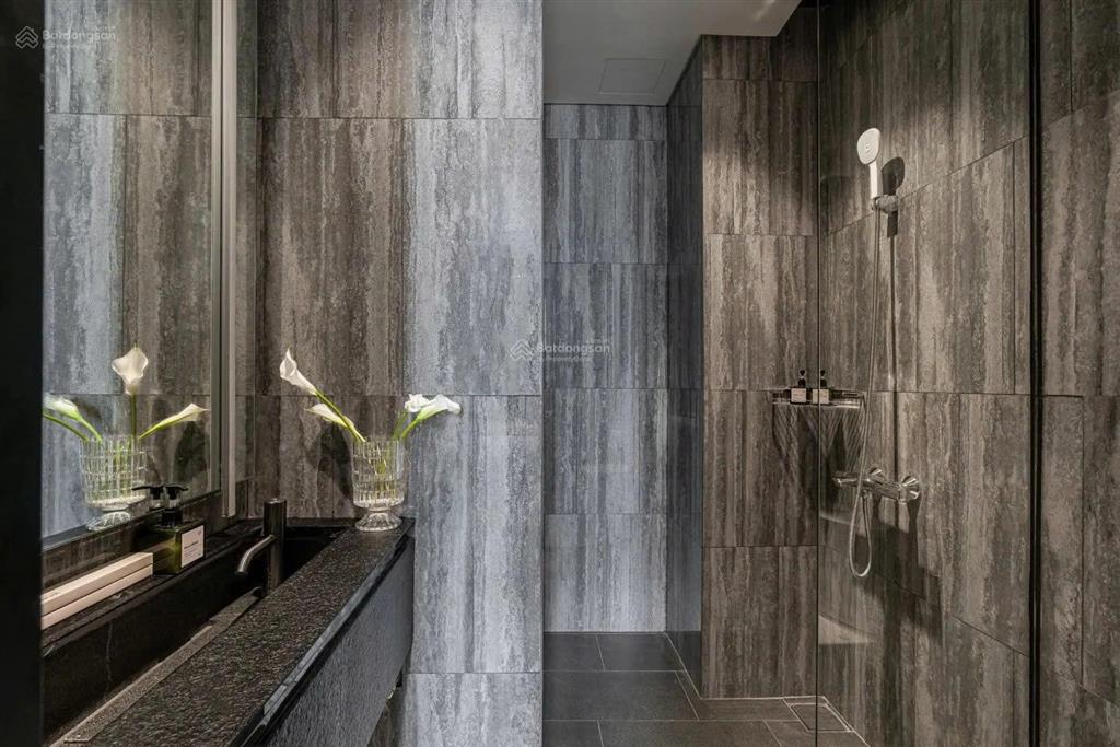 Bán khách sạn 10 tầng đường hàm nghi khu vip ngay phố nguyễn huệ 20 phòng tn 350tr/th chỉ 55 tỷ