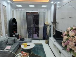 Cho thuê nhà nguyên căn ngõ 75 phú diễn dt 55m2 x 5 tầng, 5pn, 11 triệu nhận nhà ngay