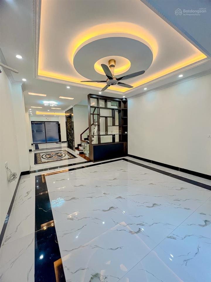 Cho thuê nhà liền kề hoàng quốc việt ô tô tránh 65m2 x 5 tầng 6pn 23 triệu