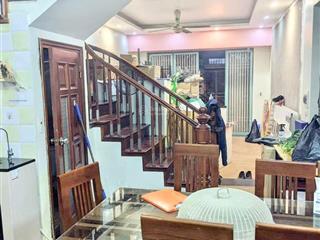 Cho thuê nhà nguyễn khang cầu giấy dt 50m2 x 5 tầng 5pn 14 triệu