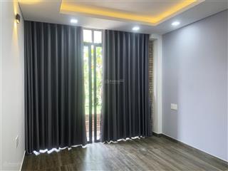 Phòng 30m2 có ban công đường 20 sau trung tâm thương mại gigamall thủ đức