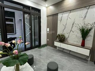 Thuỵ khuê  tây hồ 40m x 5 tầng 8,9 tỷ sổ đỏ đẹp , nhà víp , vị trí vàng. ngõ thông ở & kd online