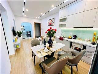 Bán nhà sổ đỏ tập thể 80 m2 phố nguyễn chí thanh lô góc 3 thoáng , 2 ngủ riêng biệt 2 vs ô tô đỗ