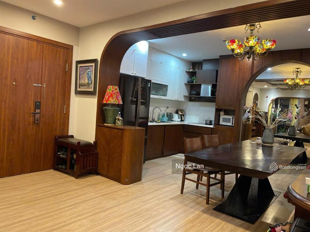 Bán nhà mặt phố lý nam đế, dân trí cao, 2p ra bờ hồ, 70 m2 sổ đỏ tập thể quân đội 2 ngủ cực đẹp ful