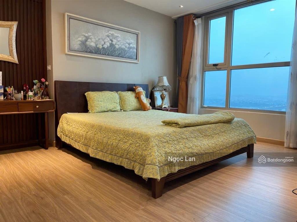 Bán nhà mặt phố lý nam đế, dân trí cao, 2p ra bờ hồ, 70 m2 sổ đỏ tập thể quân đội 2 ngủ cực đẹp ful