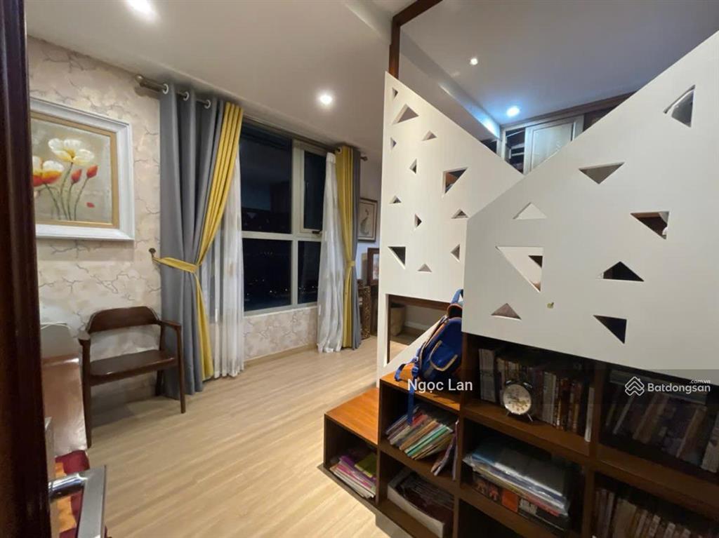 Bán nhà mặt phố lý nam đế, dân trí cao, 2p ra bờ hồ, 70 m2 sổ đỏ tập thể quân đội 2 ngủ cực đẹp ful