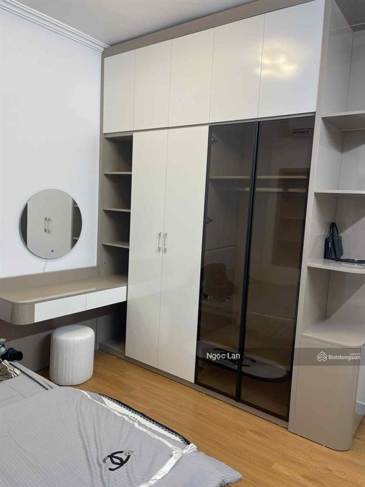 Bán nhà mặt phố lý nam đế, dân trí cao, 2p ra bờ hồ, 70 m2 sổ đỏ tập thể quân đội 2 ngủ cực đẹp ful