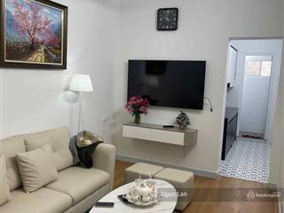 Chính chủ bán căn hộ 71m2 tập thể quân đội phố lý nam đế sổ đỏ riêng 2 ngủ đẹp , nhà mới ở ngay.