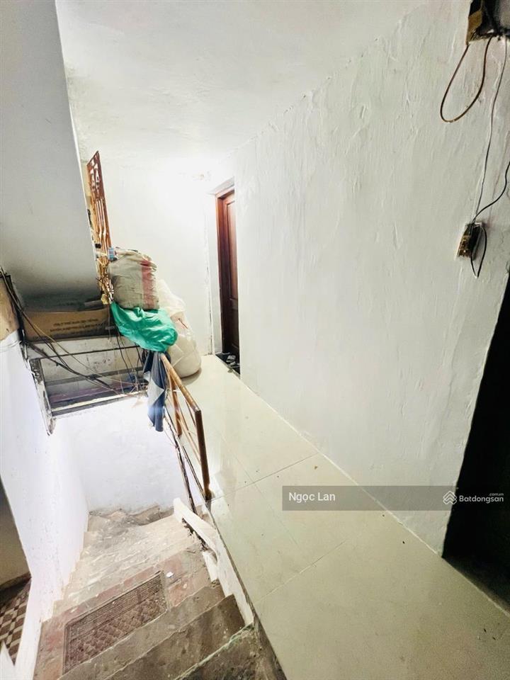 Gấp! bán nhà 4 tỷ mặt phố cổ hàng mã 70 m2 full, 2 thoáng 2 ngủ (tầng 2 + 3 + 4) sổ đỏ hoàn kiếm