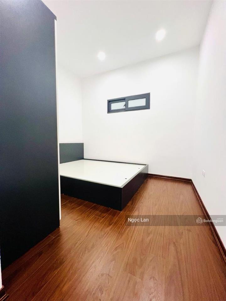 Gấp! bán nhà 4 tỷ mặt phố cổ hàng mã 70 m2 full, 2 thoáng 2 ngủ (tầng 2 + 3 + 4) sổ đỏ hoàn kiếm