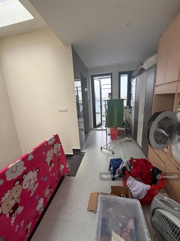 Bán nhà phố chương dương độ 40 m x 5 tầng  sổ đỏ đẹp  nhà đẹp 3 ngủ full , gần mặt phố ngõ thông