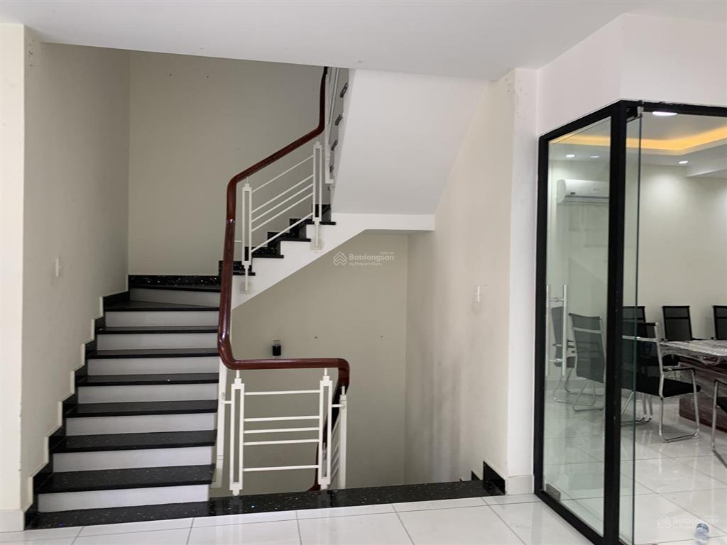 Cho thuê biệt thự liền kề đường 11 him lam giá 38 triệu không nội thất