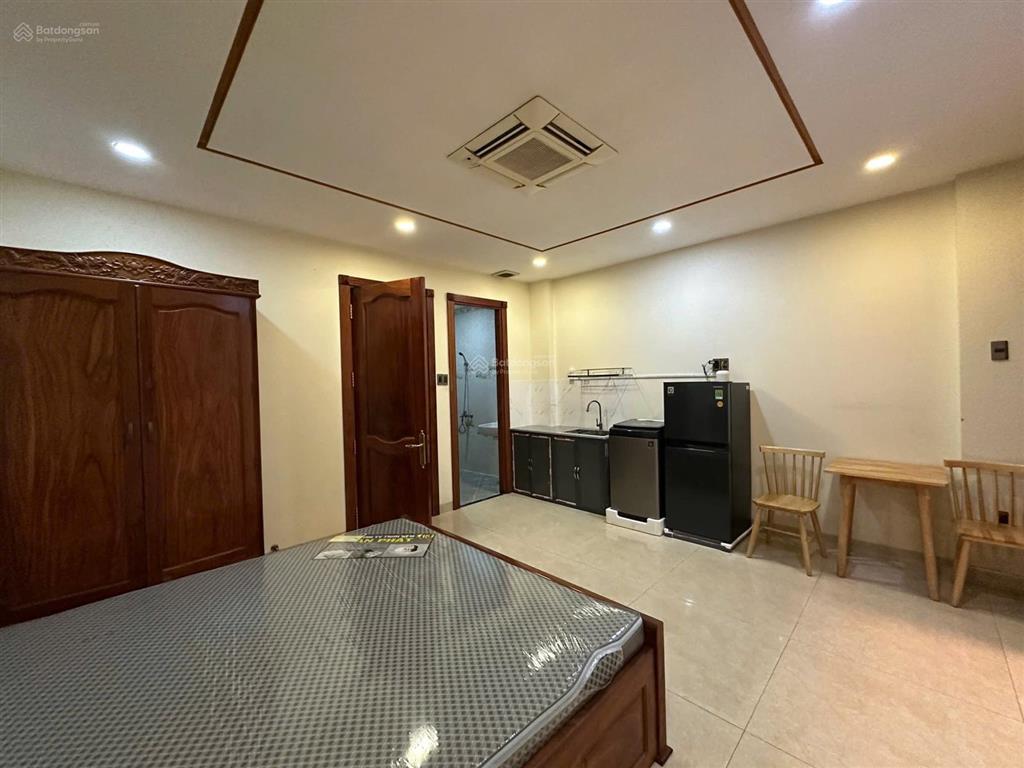 Cho thuê phòng ban công thang máy full nội thất 7.3 triệu chính chủ