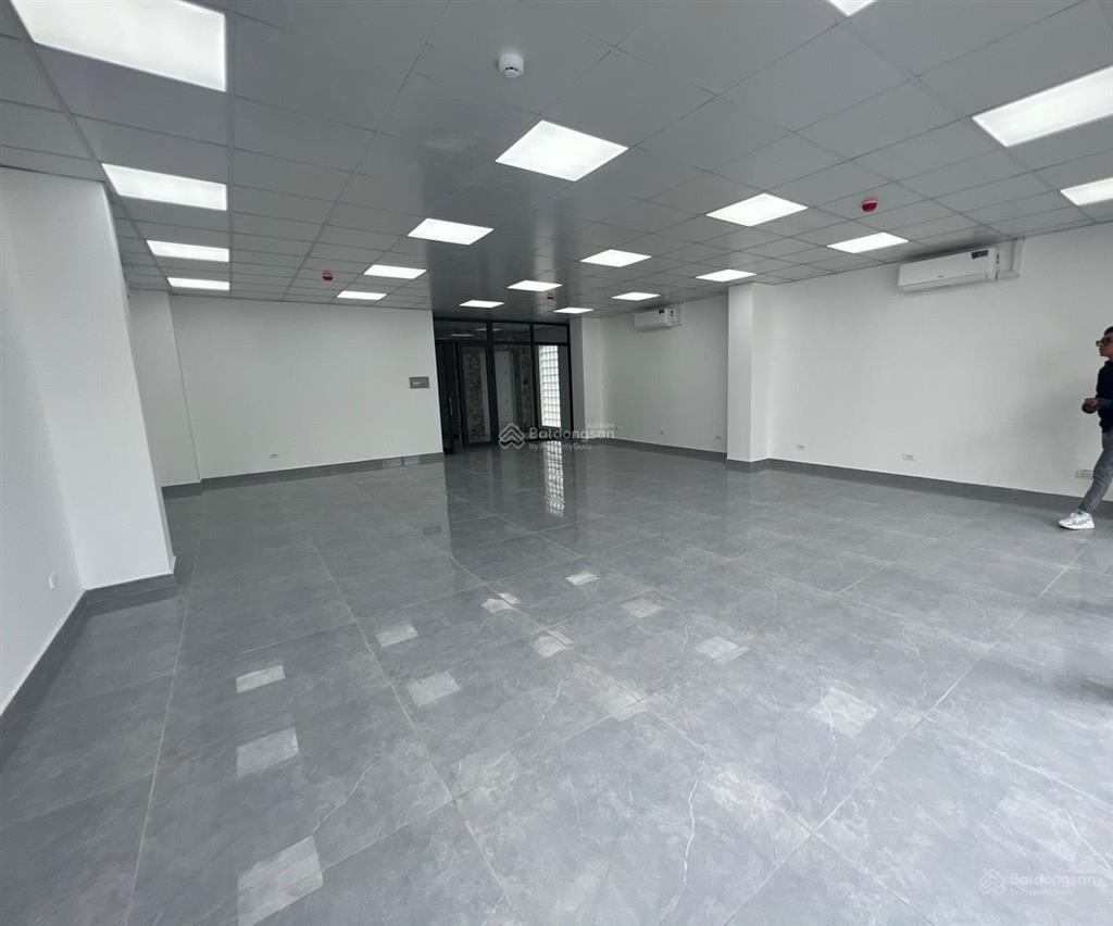 Bán gấp tòa nhà mới xây hầm 7 tầng đường nguyễn văn trỗi, dt 8,5x23m hđt 220triệu giá 62 tỷ tl