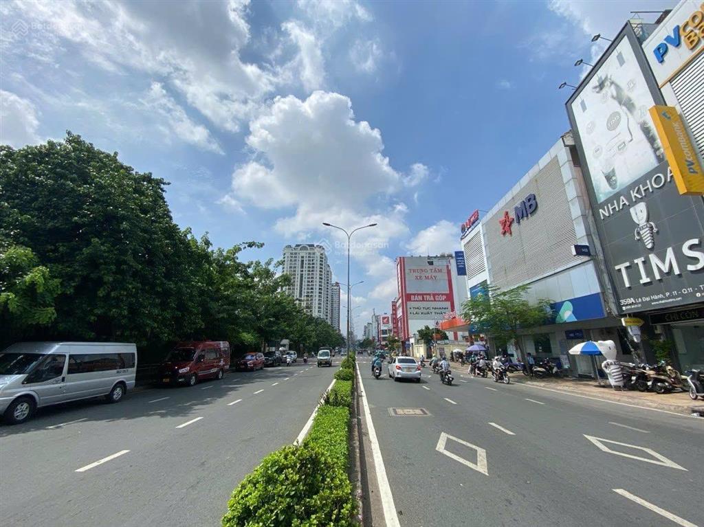 Bán nhà chia tài sản, mặt tiền lê đại hành, dt 8x28m giá 39 tỷ thương lượng sâu