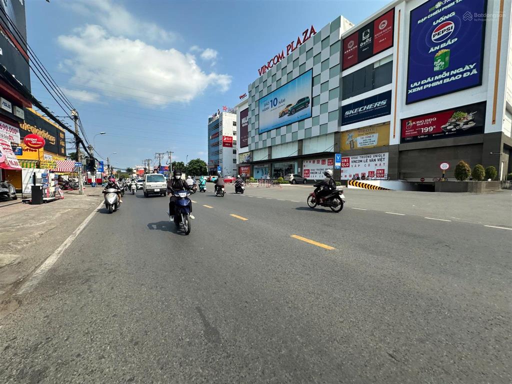 Chỉ 58tr/m2, bán gấp khuôn đất đường lê văn việt ngay vicom dt 35x65m cn 1650m2 giá 96 tỷ