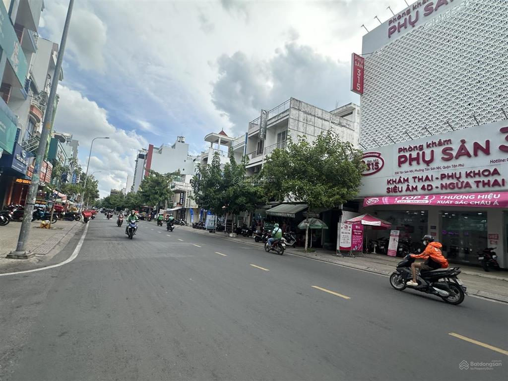 Siêu vị trí, góc 3 mặt tiền tân sơn nhì đoạn đẹp nhất  12x21m  hđt 180 triệu  giá 48 tỷ