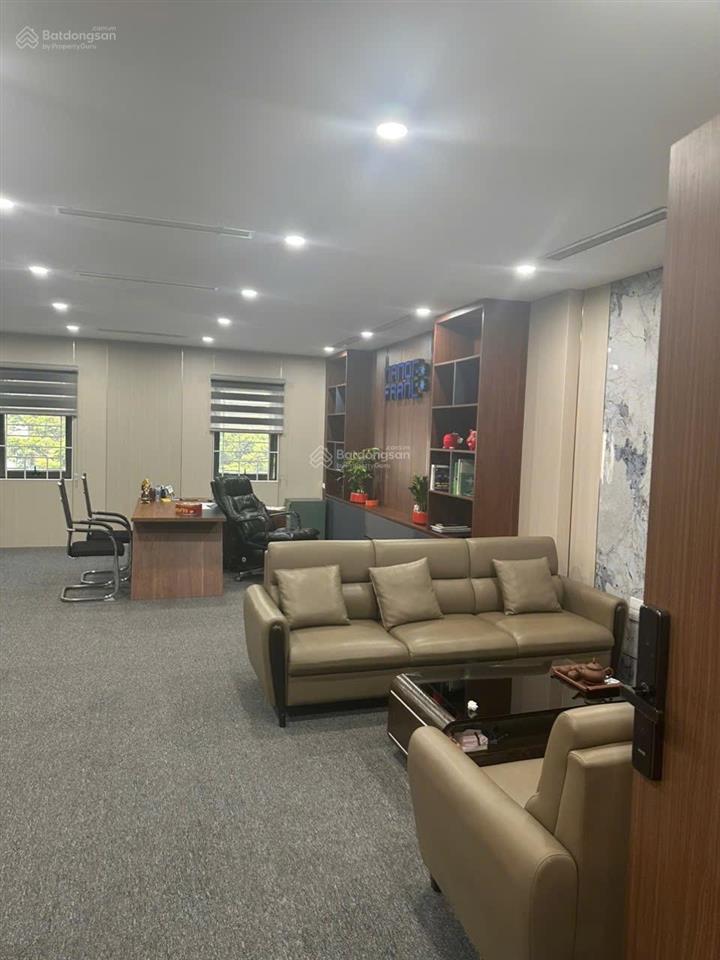 Cần bán căn liền kề shophouse góc diện tích 135m2, 6 tầng thang máy full nội thất giá 43 tỷ