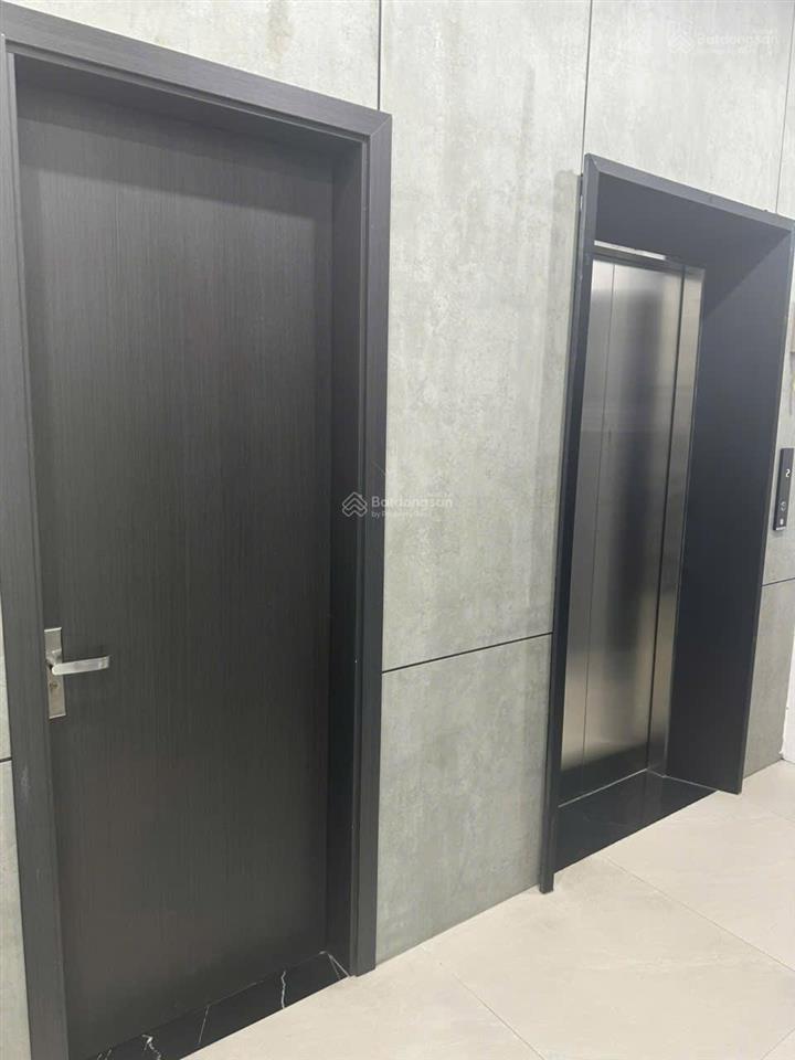 Cần bán căn liền kề shophouse góc diện tích 135m2, 6 tầng thang máy full nội thất giá 43 tỷ