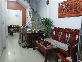 Nhà cầu diễn gần trường đại học công nghiệp, 35m2 x 4 tầng 4,2 tỷ