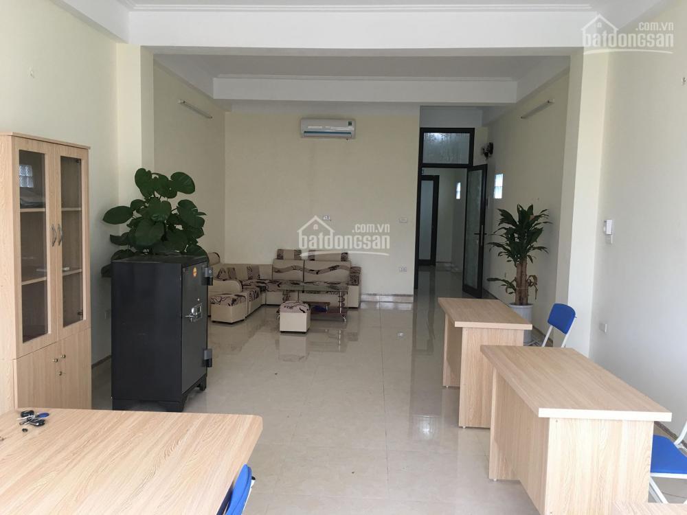 Văn phòng 35m2  55m2 giá chỉ 5.9 tr/th ngã 4 nguyễn khánh toàn, cầu giấy, vt đẹp,  0833 052 ***