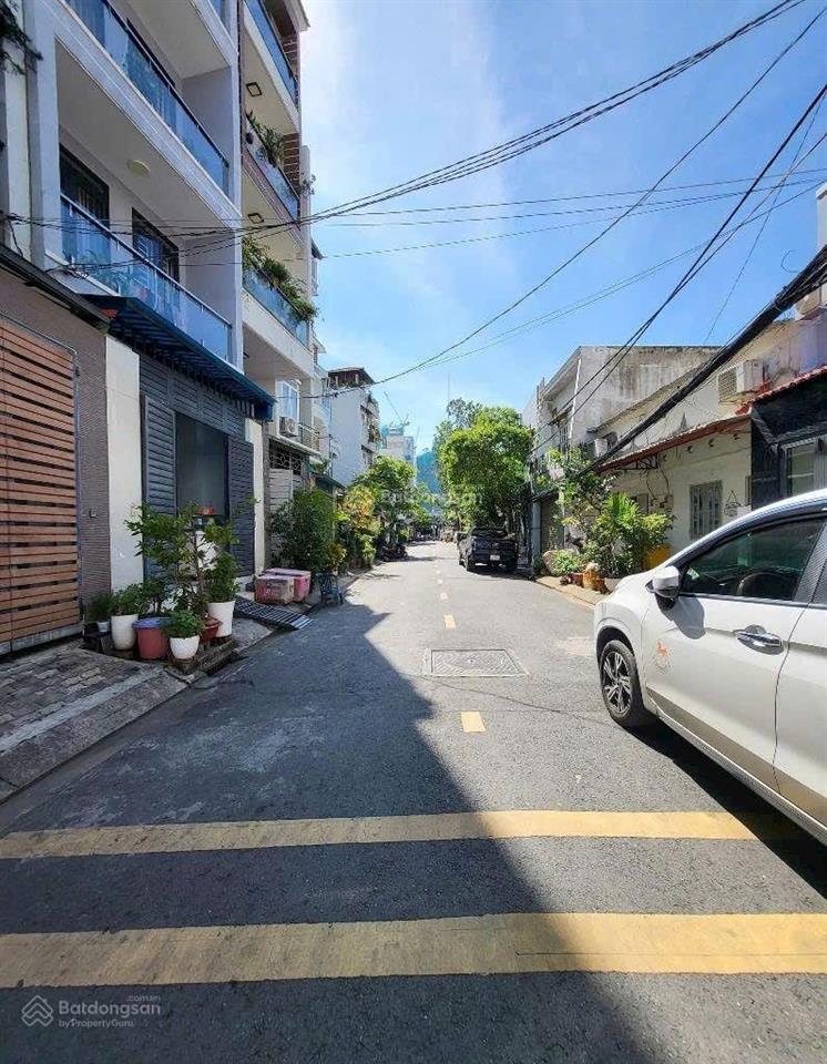 Bán nhà hẻm 6m đường nguyễn thị thập q7 kết cấu 3 lầu 4,5*12m chỉ 8t3 còn thương lượng