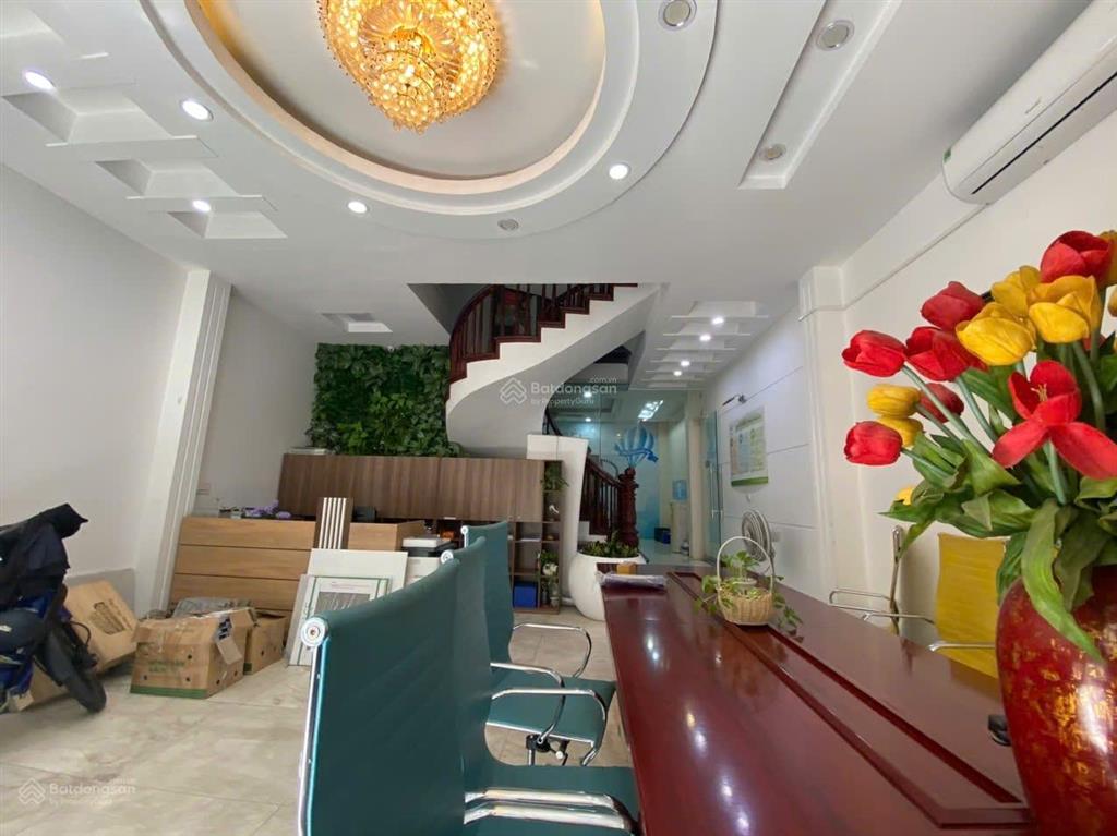 Chủ bán nhà dương khuêlê đức thọ 3 ôtô tránh 2 thoáng vĩnh viễn mặt tiền gần 5m vỉa hè kinh doanh