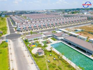 Nhà liền kế 1 trệt 2 lầu mặt tiền đường 25m  đối diện khu tiện ích 3ha