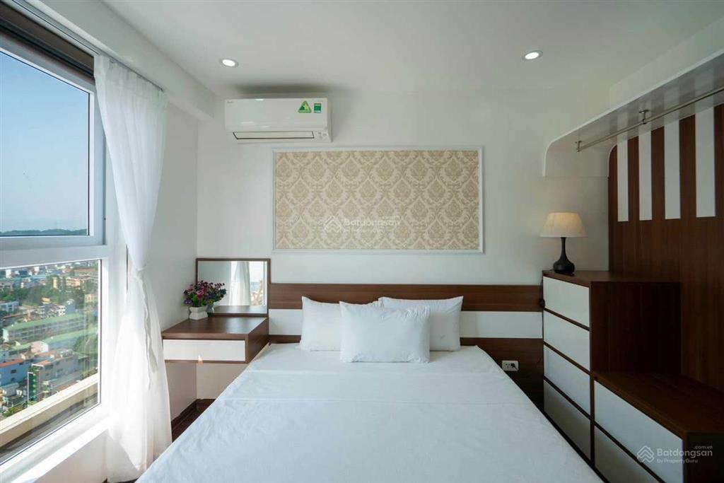 Cần bán căn 2pn + 2wc, dt 60m2, tòa new life hạ long, tầng cao, view biển.  0988 208 ***