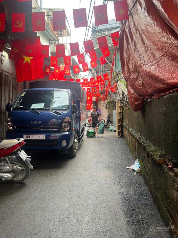 Tôi chính chủ cần bán nhà ngõ 207/77/60 bùi xương trạch. dt 60m2, 4t. giá 12,5 tỷ, còn tl