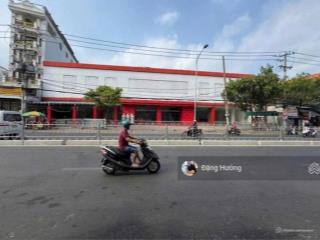 Bán khuôn đất diện tích lớn căn góc 2 mặt tiền quốc lộ 13  tp. thủ đức. 4846m2. giá 270 tỷ