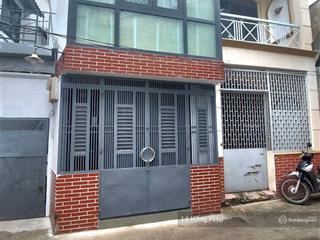 Cmt8, sân khấu lan anh, ngã 3 hòa hưng. 47m2, 2 tầng. 4,2 tỷ