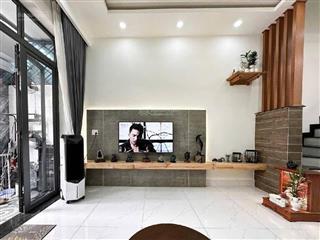 Bán gấp nr 4pn 3wc 50m2 tại lã xuân oai, q9, hcm giá hơn 6 tỷ vnd