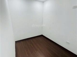 Bán nhà cổ nhuế, dt 30m2, 5t, mt 4m, giá chào nhỉnh 7 tỷ, có thương lượng, đủ công năng, 30m ô tô