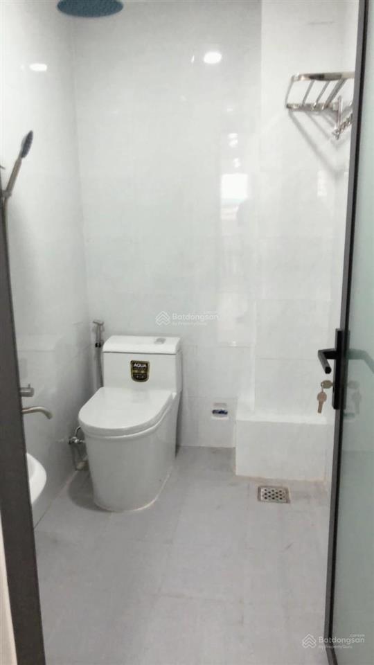 Bán nhà quận 3 hxh 50m2 x 3 tầng nở hậu 5.5m, 4 pn sát mt trần văn đang, 6 tỷ