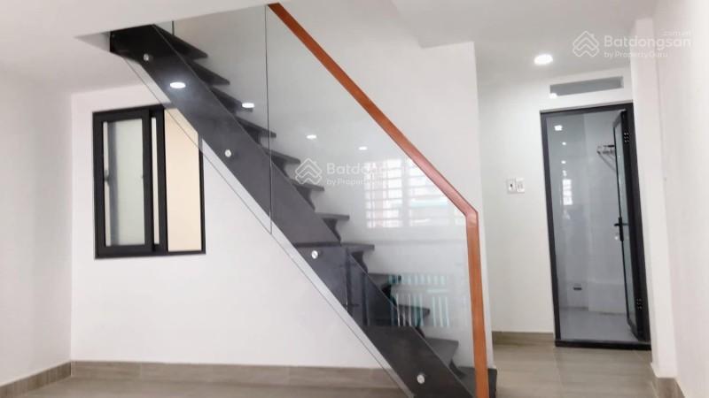 Bán nhà quận 3 hxh 50m2 x 3 tầng nở hậu 5.5m, 4 pn sát mt trần văn đang, 6 tỷ