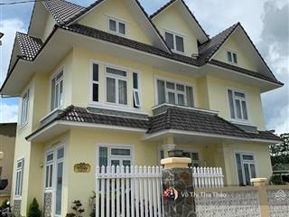 Chính chủ định cư nhật cần bán gấp biệt thự sân vườn rộng hơn 300m2, p8, đà lạt, chỉ 17 tỷ tl