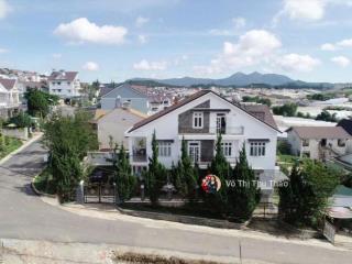 Villa hai mặt tiền đường vạn hạnh, mai xuân thưởng phường 8, đà lạt rộng 344m2 giảm 3.5 tỷ