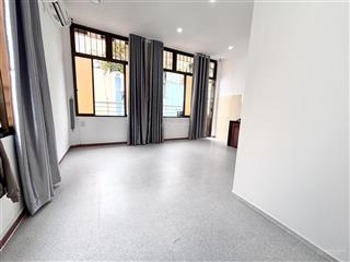 Studio ban công cửa sổnhà đẹp full nt 30m2 khu bờ kè hoàng satrường saphú nhuậnq3q10nhà mới