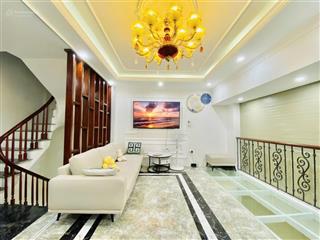 Cho thuê nhà riêng tại đường ngọc thụy  18 triệu/tháng, 5 tầng, 40m2 (cho thuê lâu dài)