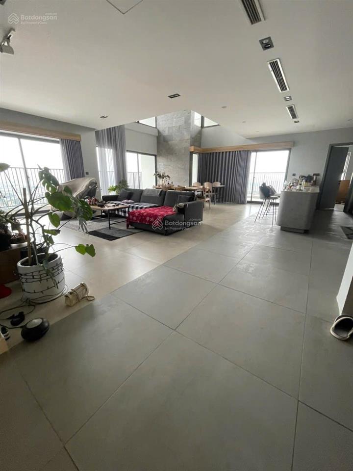 Chính chủ cần bán gấp căn penthouse duplex diện tích 382m2, 5pn, 4wc, giá chỉ 25 tỷ, full nội thất