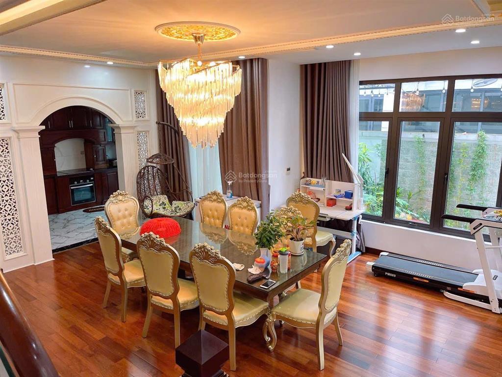 Chính chủ bán biệt thự song lập, diện tích 222m2, khu đô thị việt hưng, giá chỉ 52 tỷ.