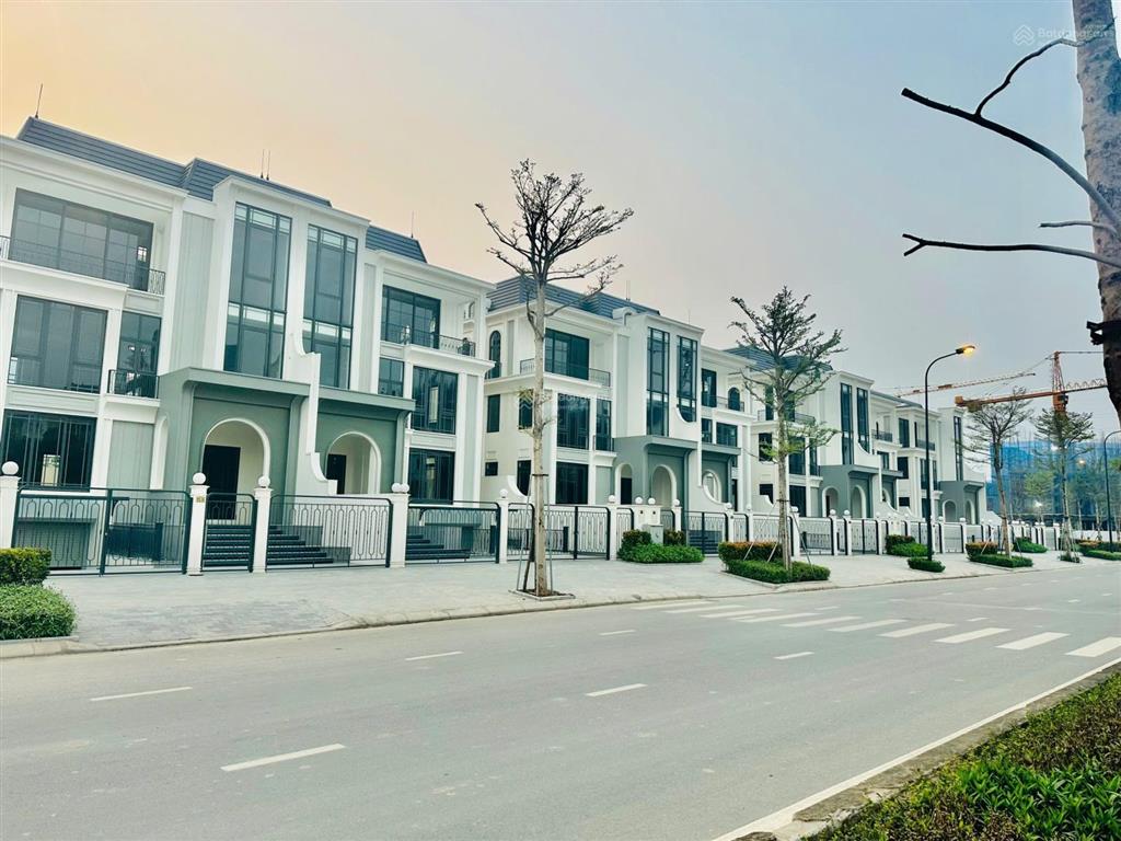 Bán biệt thự ciputra dãy k1 mặt đường nguyễn văn huyên 336m2