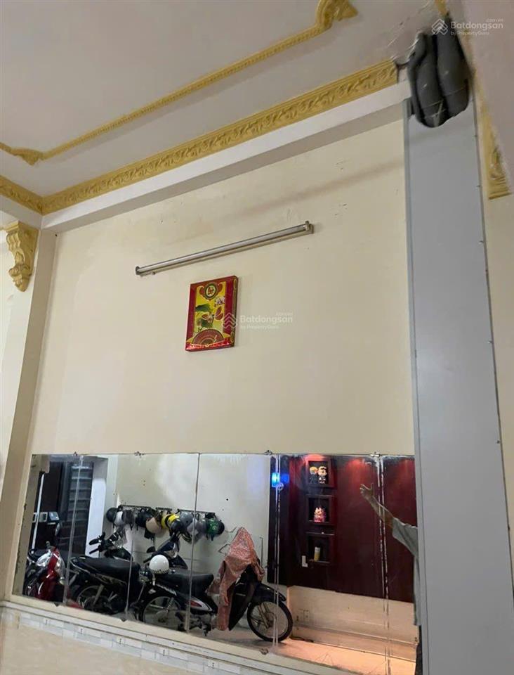 Bán gấp chdv hẻm ôtô ung văn khiêm  bình thạnh  3 tầng  117m2  thu 800tr/năm chỉ 16 tỷ nhỉnh.