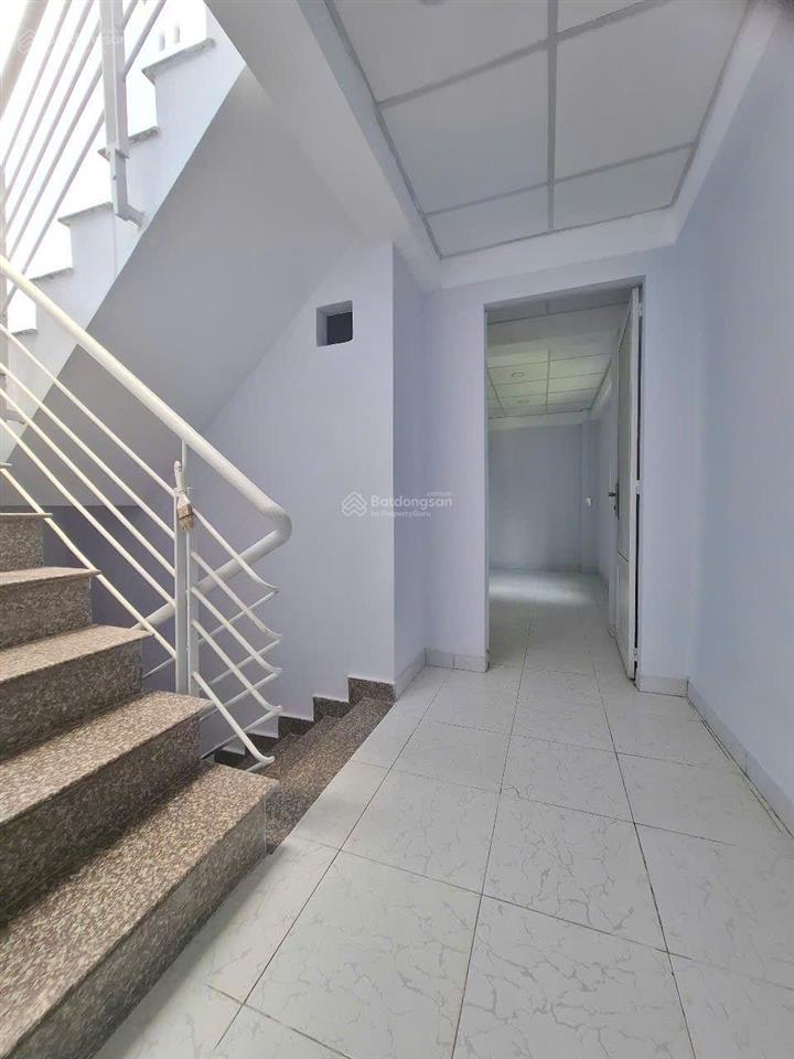 Bán nhà có gara oto sát mặt tiền đẹp xuất sắc dt 64m2 (4x16) ở cách mạng tháng tám, 9,9 tỷ còn tl